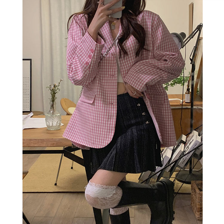 Details Knock Chic, This Is The Pleated Skirt That Hot Girls Should Wear