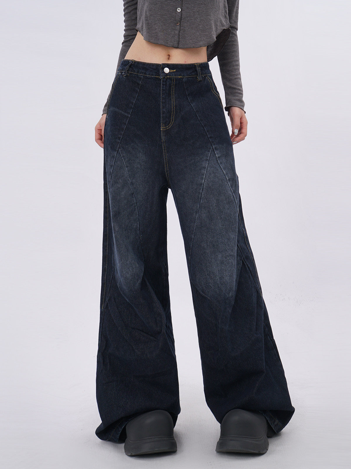 Light-blue Distressed Washed Denim Jeans With Spliced Pleats