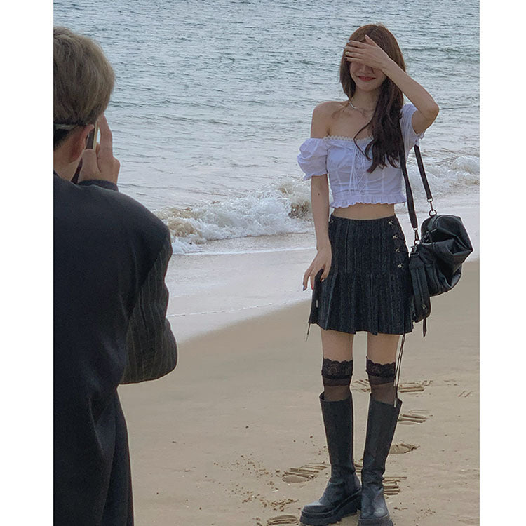 Details Knock Chic, This Is The Pleated Skirt That Hot Girls Should Wear