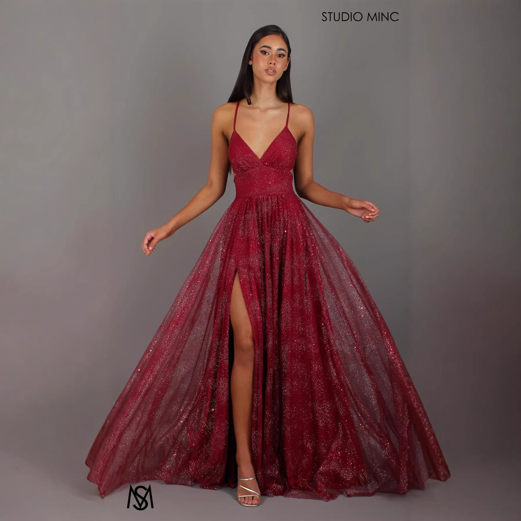 Womens Sleeveless Strapless Maxi Dress With A Flared Hem