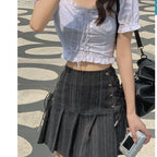 Details Knock Chic, This Is The Pleated Skirt That Hot Girls Should Wear